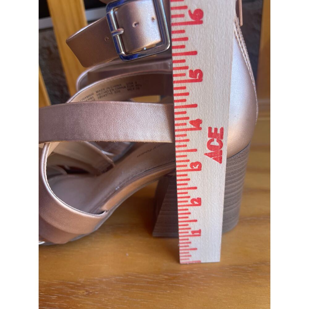Time and Tru Rose Gold Strappy Block Heel Sandals Size 9 Memory Foam - Picture 5 of 8